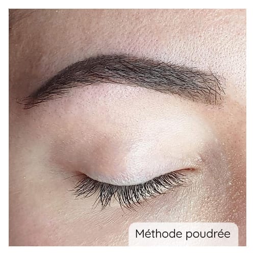 Maquillage permanent des sourcils : méthode poudrée